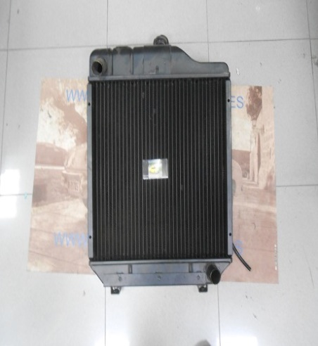 RAM101P4 RADIADOR MOTOR DKW MERCEDES MB 100 A 180 -87 TUBO CURVO COBRE MEDIDA 480x425x38mm