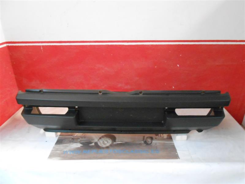 J17-3 PARAGOLPES TRASERO SEAT RITMO COLOR NEGRO