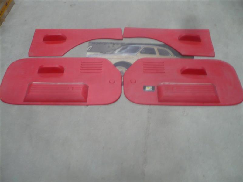 ALF35 JUEGO TAPIZADOS PUERTAS SEAT 600 N, D CON APOYABRAZOS