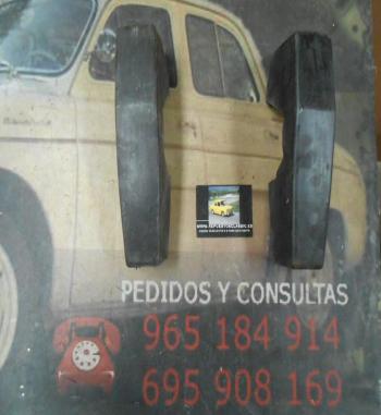 MAS18 JUEGO 2 MASCOTAS GOMA PARAGOLPES RENAULT 12