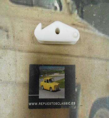CER34 PLASTICO INFERIOR CERRADURA MALETERO RENAULT 12