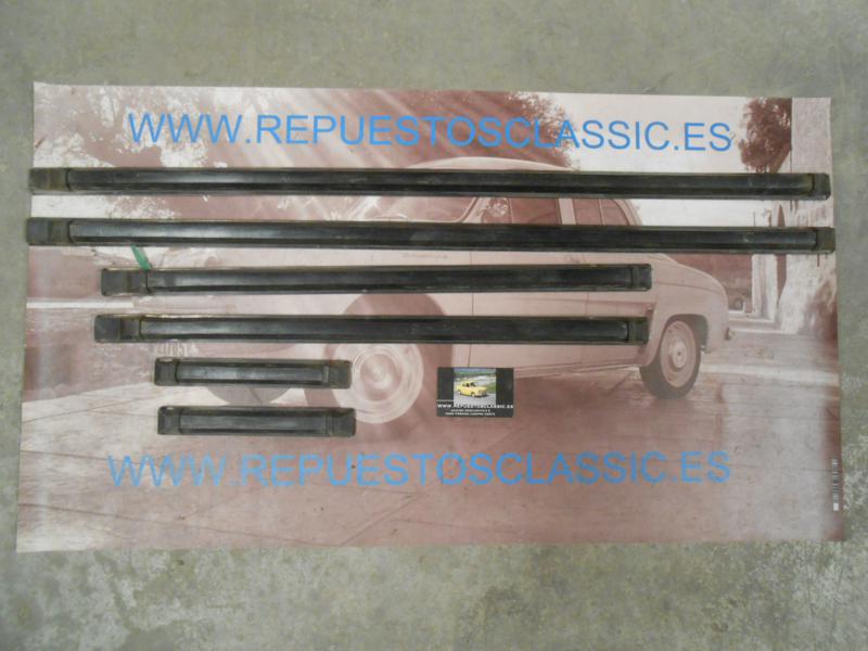 MOL47 JUEGO MOLDURAS LATERALES PEGADAS SEAT 124 MEDIDA 89 , 60,5 , 21 cm