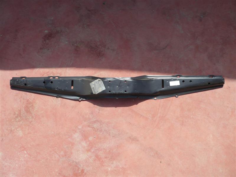 TRAVIESA FRENTE BAJO CAPO RENAULT 4