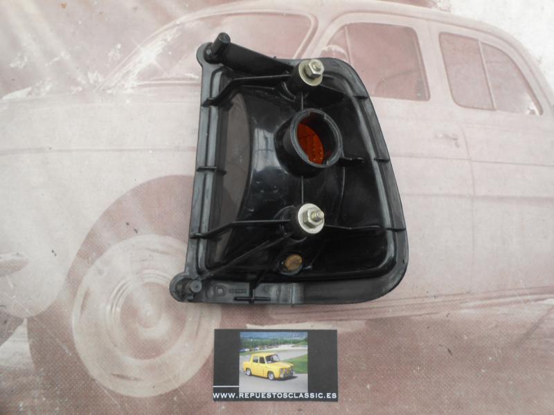 62P8 PILOTO INTERMITENTE DELANTERO DERECHO AMBAR SKODA 120 REF. 443312183102 ( DE OCASION )