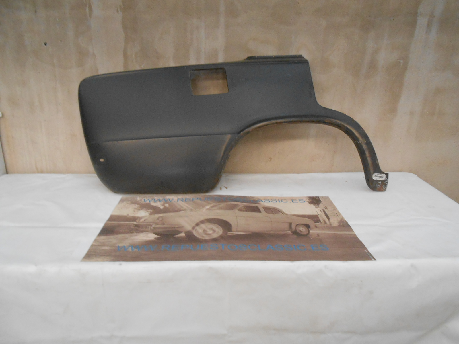 ALETA TRASERA DERECHA SEAT 124 Y SEAT 1430