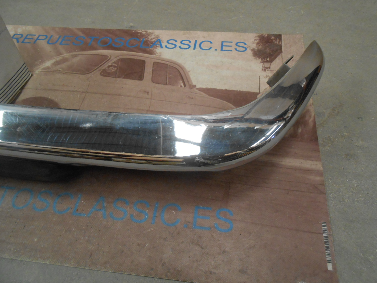 PAR45 PARAGOLPES DELANTERO SEAT 132 CON AGUJEROS PARA MOLDURA GOMA