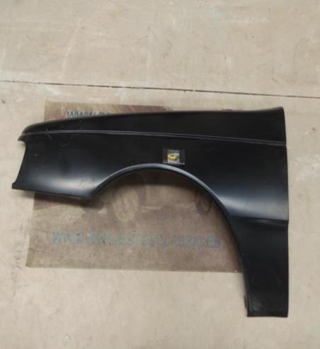 J7-4 ALETA DELANTERA IZQUIERDA PEUGEOT 405 87-> SIN AGUJERO INTERMITENTE LATERAL