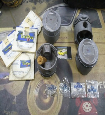 PS58 JUEGO PISTONES SEAT 124 MOTOR 1.8, 2.0 ORIGINAL SEAT MARCA MAHLE 84 STANDAR DEFLECTOR DE 3 mm