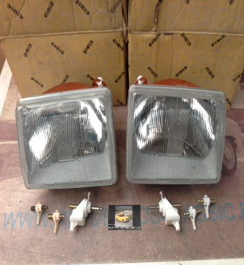 IRE408 JUEGO FAROS RENAULT 14 CIBIE-VALEO H4 REGULACION INTERIOR REF. 061759 / 061760 CON ACCESORIOS SOPORTES