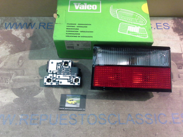 IC214P4 PILOTO PORTON TRASERO DERECHO CITROEN XANTIA 93->98, CON LUZ MARCHA ATRAS Y ANTINIEBLA, VALEO 085079 (CON PORTALAMPARAS)