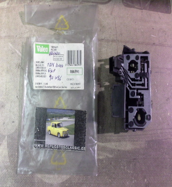 INI17 PORTALAMPARAS PILOTO EXTERIOR TRASERO DERECHO NISSAN PRIMERA 90->96, VALEO 086591