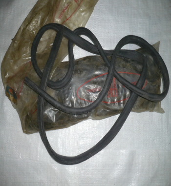 GOMA CONTORNO MALETERO SEAT 1500 ORIGINAL SEAT