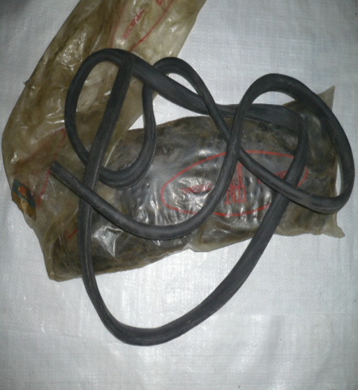 GOMA CONTORNO MALETERO SEAT 1500 ORIGINAL SEAT