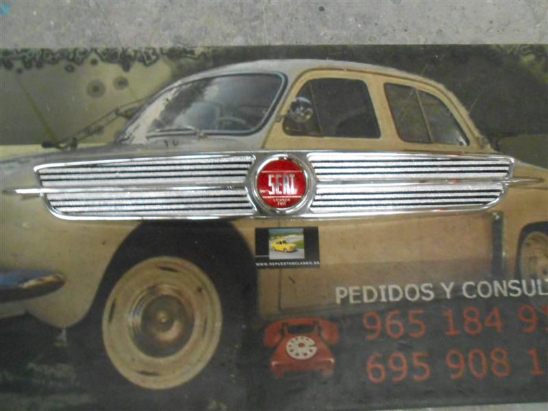 RJ05 P2 REJILLA BIGOTERA SEAT 850 ESCUDO CIRCULAR