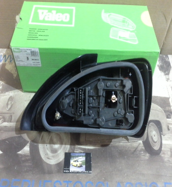 IP138P4 PILOTO TRASERO IZQUIERDO PEUGEOT 306 4P. 94->97, VALEO 085633 (CON PORTALAMPARAS)