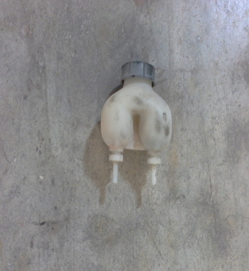 DS23 DEPOSITO LIQUIDO FRENO CON TAPON SEAT 128 DE OCASION