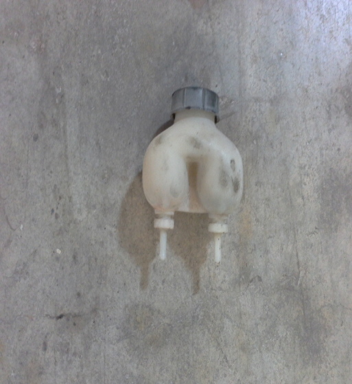 DS23 DEPOSITO LIQUIDO FRENO CON TAPON SEAT 128 DE OCASION