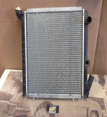 RAM301P15 RADIADOR MOTOR RENAULT SUPERCINCO 1.4/1.7, VALEO 810927 (ALUMINIO/PLASTICO 390x395x20mm)