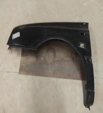J9-6 ALETA DELANTERA IZQUIERDA VOLKSWAGEN GOLF MK III CON ORIFICIO PARA ANTENA