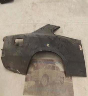 J22-4 ALETA TRASERA DERECHA FORD CORTINA MKIII COUPE REF 6016973 ORIGINAL FORD