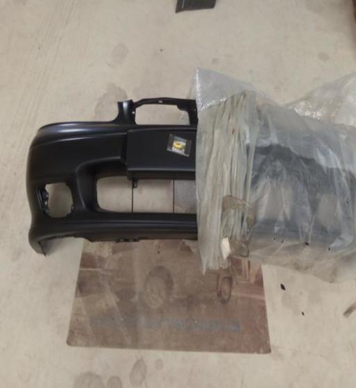 J24-6 PARAGOLPES DELANTERO ROVER 400  96>