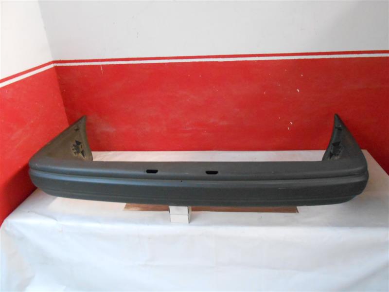 PARAGOLPES TRASERO FORD SIERRA HASTA 1987