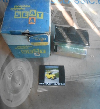 MOS31 CENICERO SALPICADERO ORIGINAL SEAT 133 DB5149600