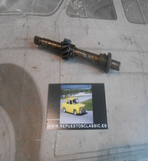 TR21BIS EJE PIÑON BOMBA ACEITE Y DELCO SEAT 850, COUPÉ, SPORT, SPIDER 136,5 mm