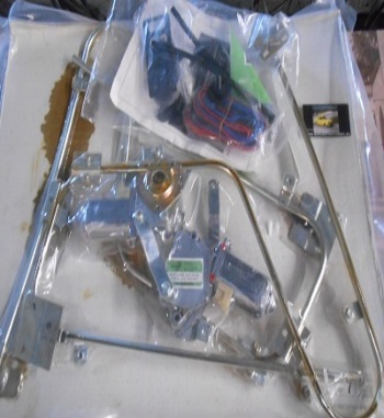 SD03 P3 JUEGO ELEVALUNAS ELECTRICOS DELANTEROS SKODA FAVORIT FOREMAN INCLUYE KIT DE INSTALACION COMPLETO