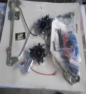 SD07 P3 JUEGO ELEVALUNAS ELECTRICOS TRASEROS SKODA FELICIA (94-97) INCLUYE KIT DE INSTALACION COMPLETO