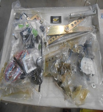 MT17 P6 JUEGO ELEVALUNAS ELECTRICOS MITSUBISHI L200 (91-96) INCLUYE KIT DE INSTALACION COMPLETO