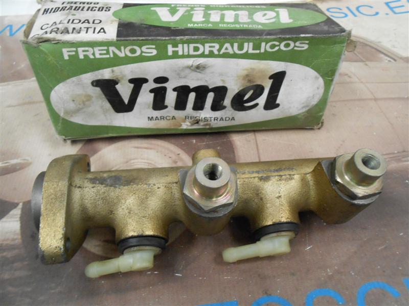 V1256 BOMBA FRENO DOBLE CIRCUITO EBRO F-260, 275, B60 (MODELO B) 1 1/8" SALIDAS 12x100 CIERRES BELLOTA CON RACORES
