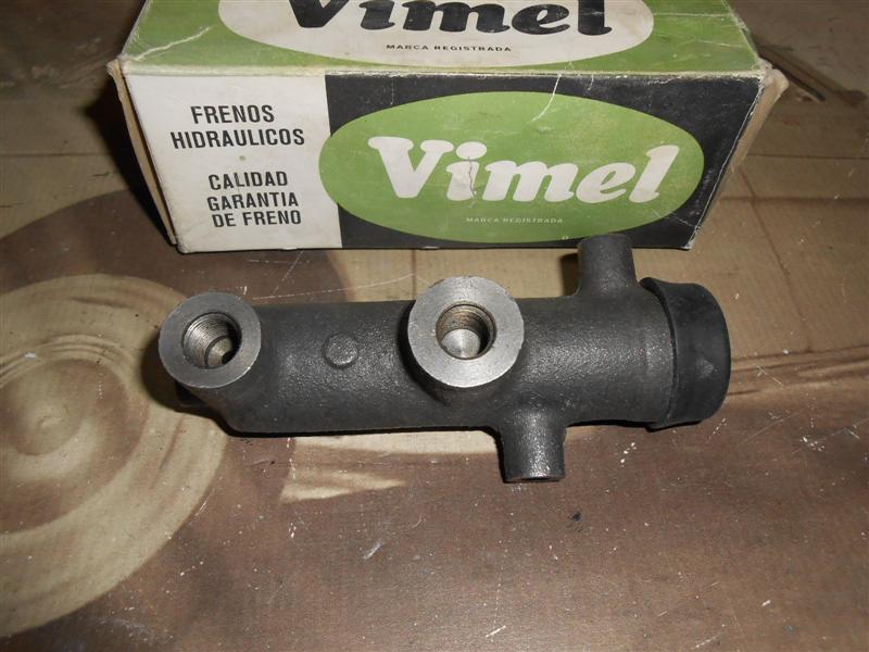 V1312 BOMBA DE FRENO CITROEN 2CV SEGUNDA SERIE PISTON DE 22 mm (RACOR ENTRADA DE LIQUIDO 12MM)