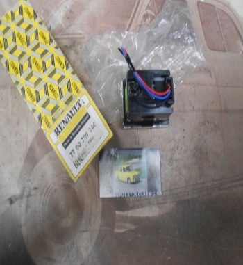 OR353 RELOJ DIGITAL JAEGER RENAULT SUPERCINCO Y OTROS 7700709240 LUZ VERDE