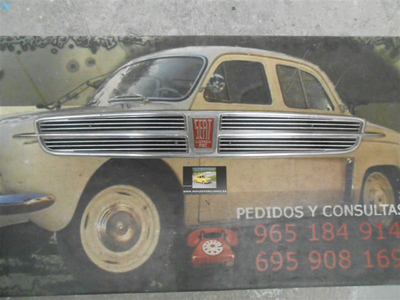 RJ04 P2 REJILLA BIGOTERA DELANTERA SEAT 850 ESCUDO RECTANGULAR