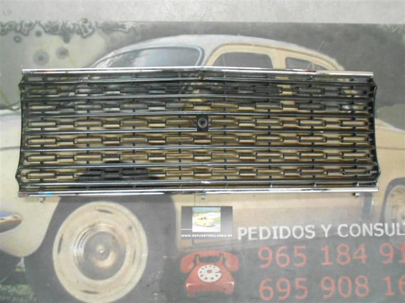 RJ74 P1 REJILLA SEAT 1430 METALICA NEGRA Y BORDES SUPERIOR E INFERIOR CROMADO