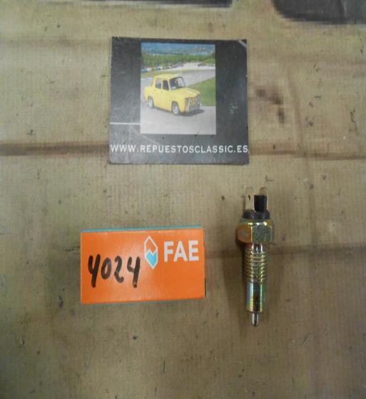 4024 INTERRUPTOR MARCHA ATRAS SEAT 127, 128, 1200 SPORT, A112
