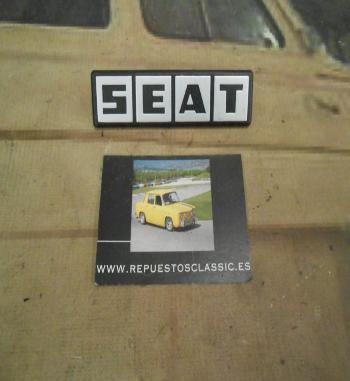 ANA204 ANAGRAMA SEAT RITMO, RONDA, PANDA REJILLA DELANTERA