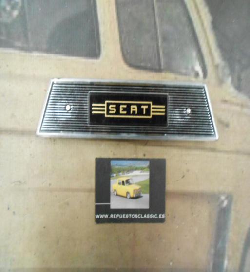 ANA272 ANAGRAMA SALPICADERO TAPA RADIO SEAT 1500