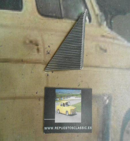 ANA299 ANAGRAMA GUARNECIDO TAPA EXTERIOR VENTANA SEAT 132