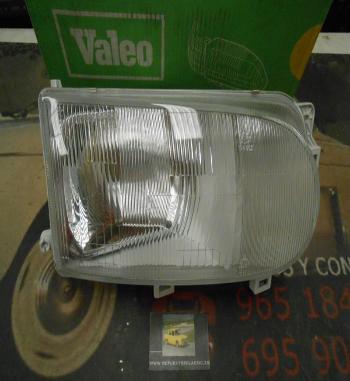 085049 PI2 FARO DELANTERO DERECHO NISSAN SERENA H4 REGULADOR MANUAL VALEO
